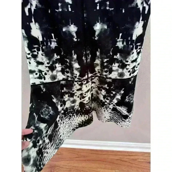 Yoana Baraschi Womens Dress Size 8 Black & White Abstract Print Scuba Material - Picture 8 of 9